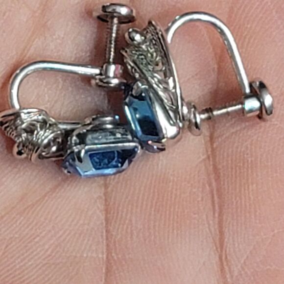 Van Dell Sterling Silver Blue Crystal Screwback Earrings - Picture 9 of 11